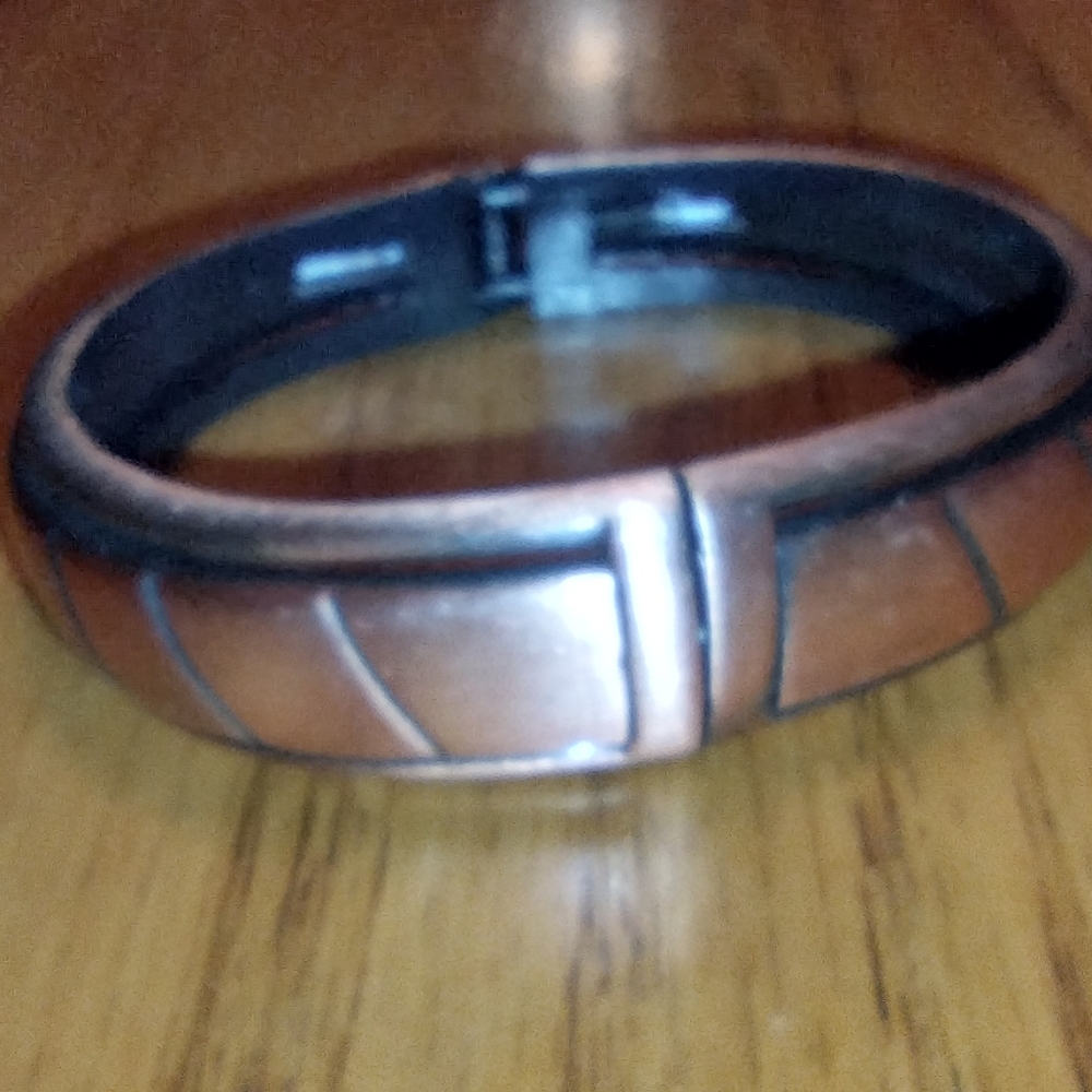 Heavy solid copper cuff bracelet - Picture 11 of 16
